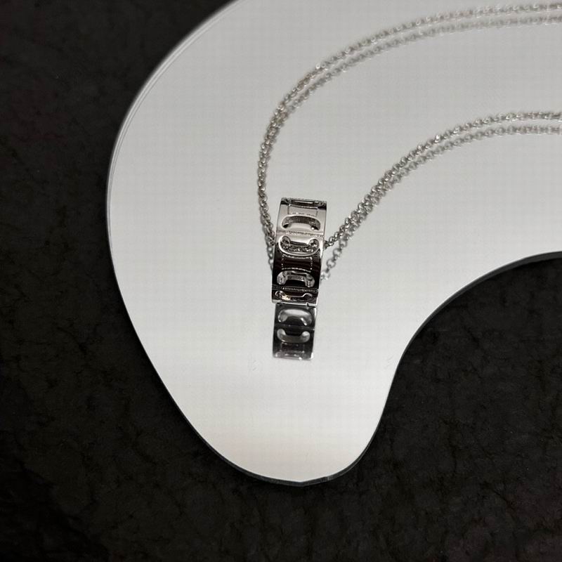 Celine Necklace 05lyr97 (1)